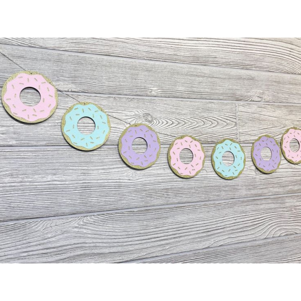 Atelier KIDS Une drôle de guirlande de donuts en carton